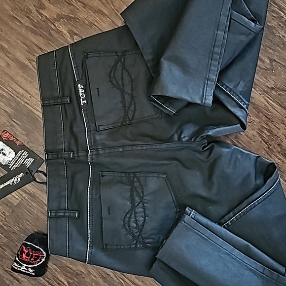 Cowgirl Tuff jeans - Picture 2 of 3